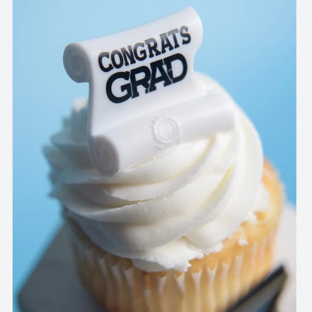🔴2/$10 NEW Graduation cake topper ring cupcakes diploma cap gown